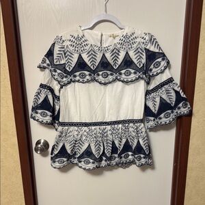 Hidden Alley Elegant White and Blue Embroidered Women's Top Size S